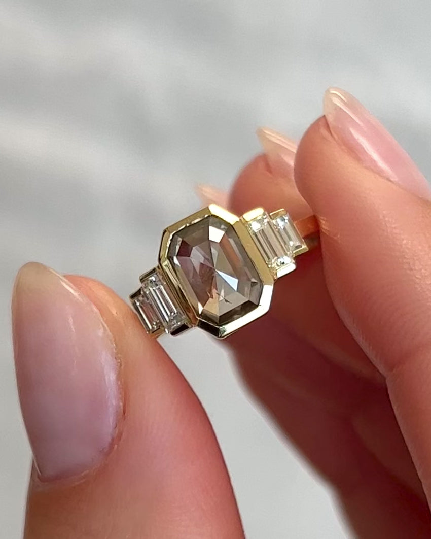 KENSINGTON Gold Five Stone Felicity Diamond Ring - Joulberry